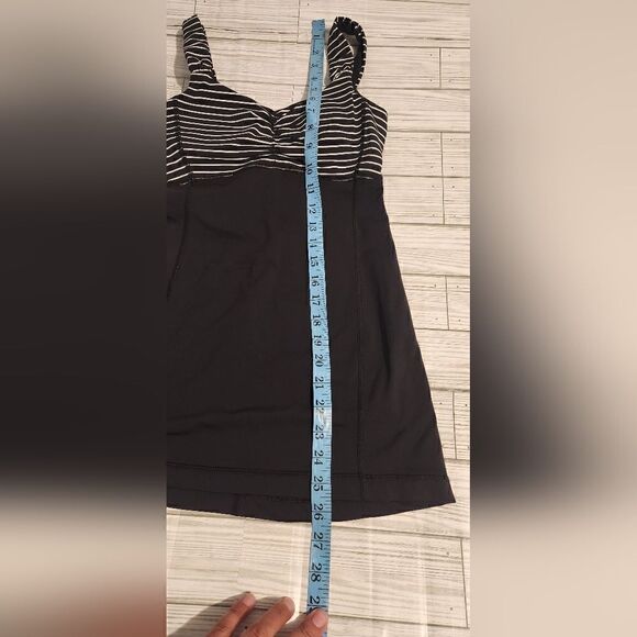 Lululemon Athletica Aria II Black and White Striped Tank Top Size 2 - Picture 5 of 11